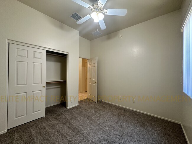 Building Photo - 6166 N Placita San Agustin