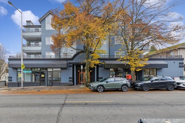Building Photo - Prime Maple Leaf Bright 2-Bed 2-Bath Corner Condo