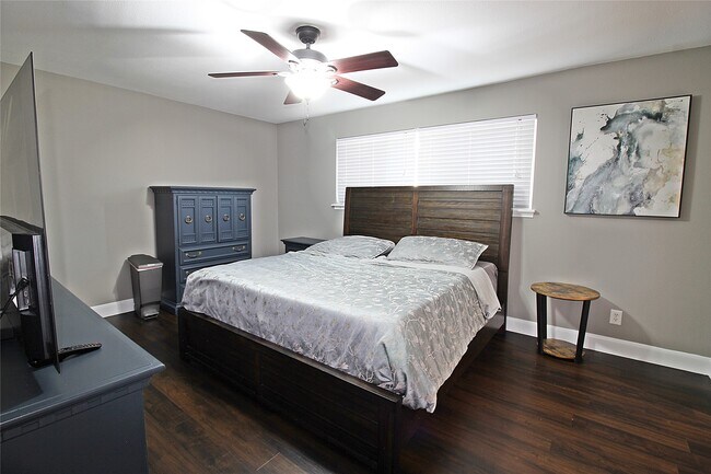 Building Photo - 10386 Hammerly Blvd