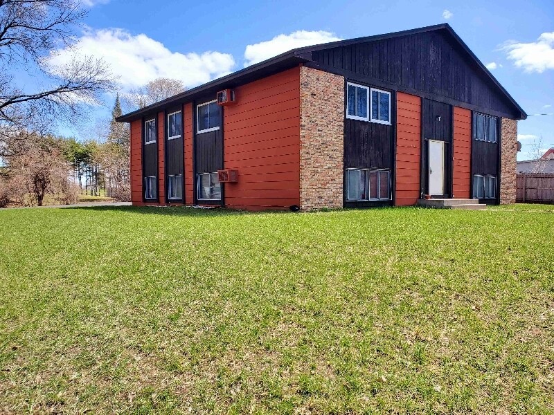 Building Photo - 2750 Euclid Ave