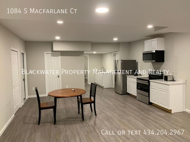 Building Photo - Beautiful Home in Lake Vista
