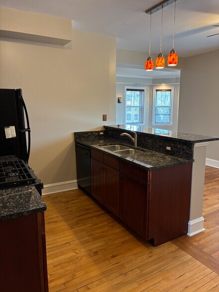 Building Photo - 801 Erie St