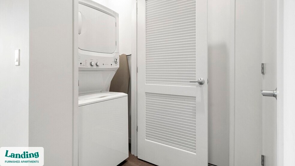 Building Photo - 2480-2522-2522 N Milwaukee Ave