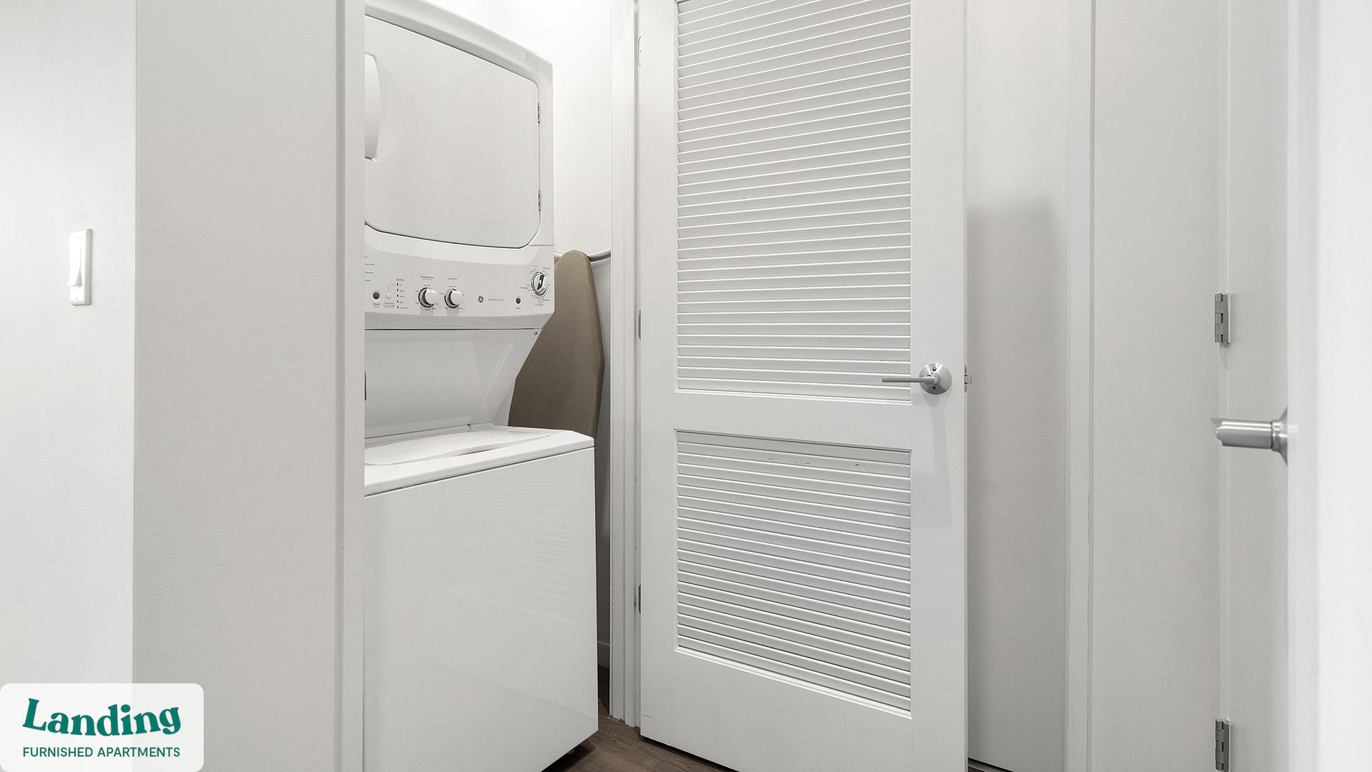 Building Photo - 2480-2522-2522 N Milwaukee Ave