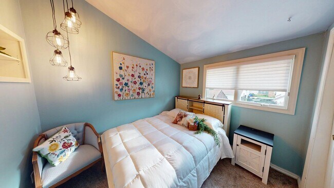 Building Photo - 1625 N Union St