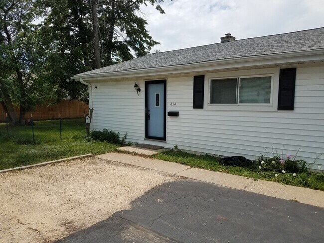 Primary Photo - 614 St Johns Rd