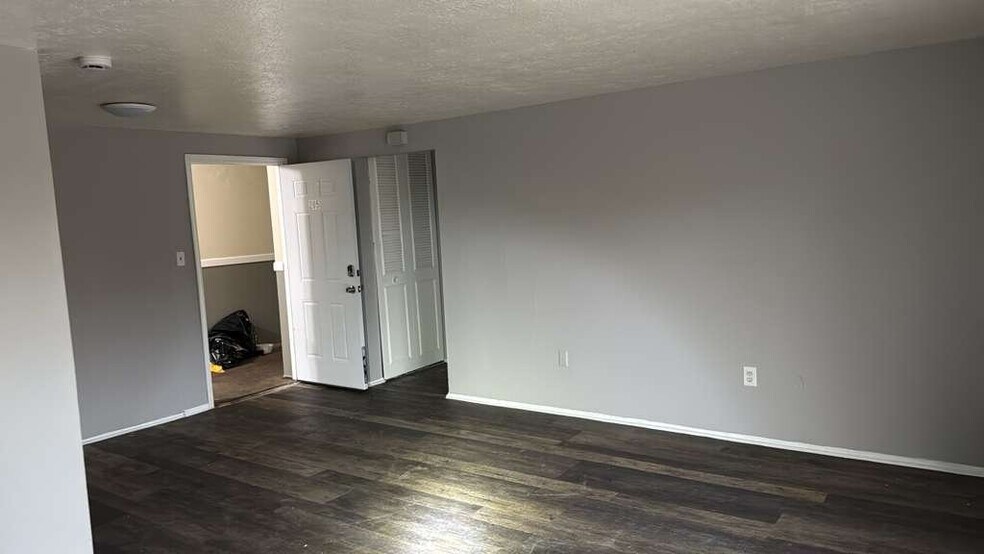 Building Photo - 13540 Superior Rd