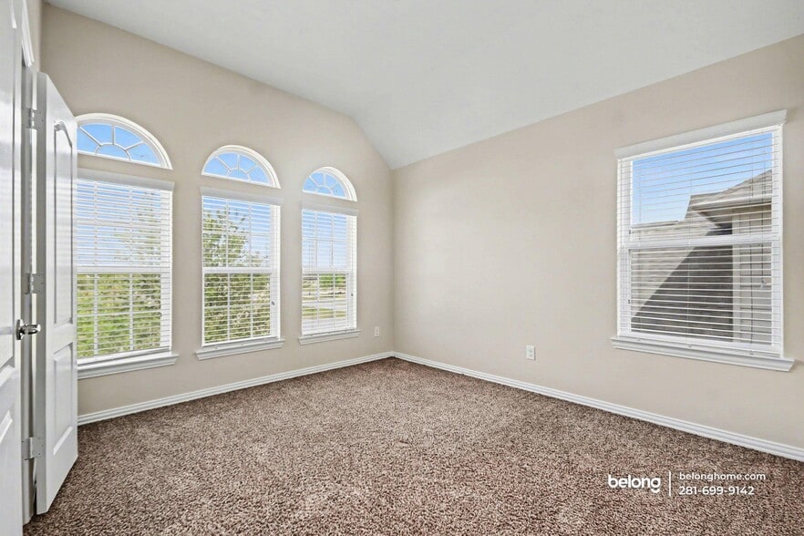 Building Photo - 1818 Luminous Waters Ln