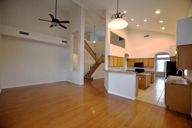 Building Photo - 1646 E Hawken Pl