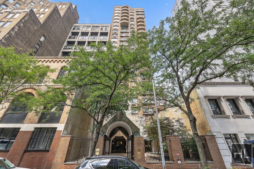 Building Photo - 157 E 32nd St