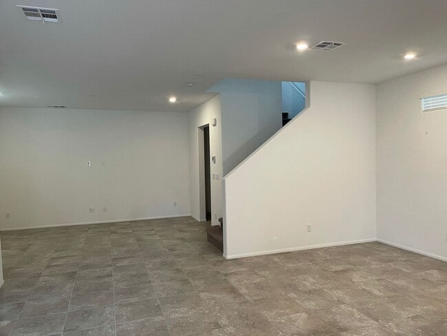 Building Photo - BRAND NEW HOME - Skye Canyon