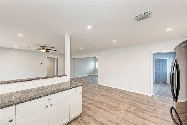 Building Photo - MOVE IN TO THIS SARASOTA HOME NOW WITH ZER...