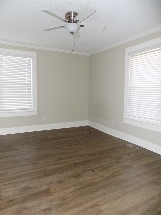 Building Photo - Short term lease in Olympia