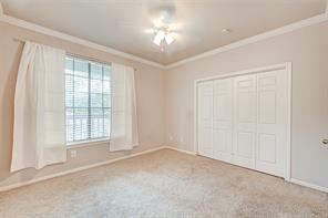 Building Photo - 2255 Braeswood Park Dr