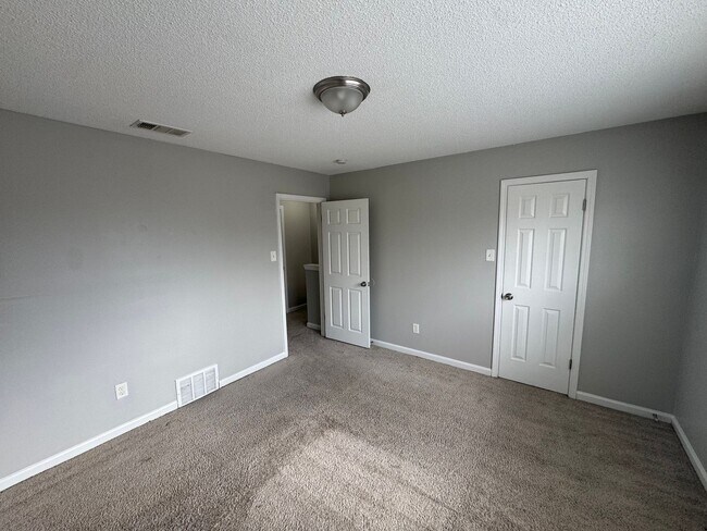 Building Photo - 3546 Christine Rd