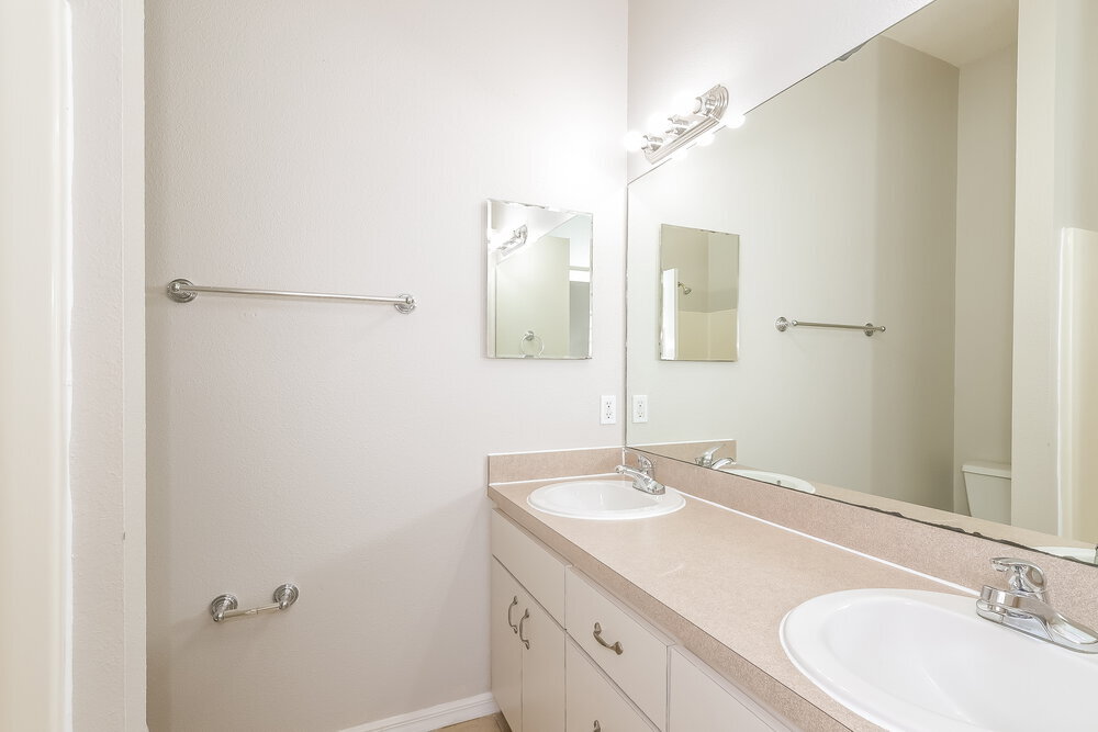 Building Photo - 504 N 7th St