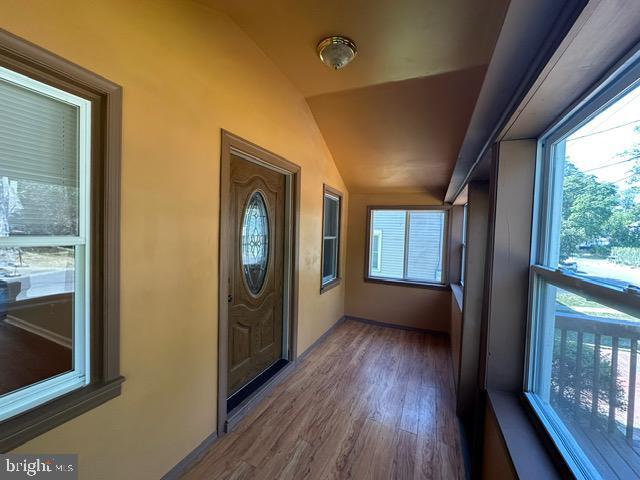 Primary Photo - 106 Pine St