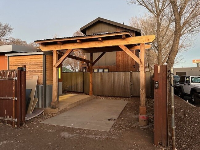 Building Photo - Modern Studio Eastside of Flagstaff- AVAIL...