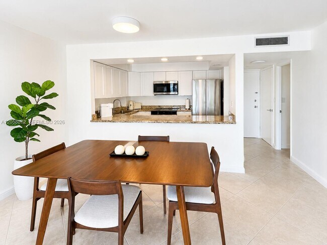 Building Photo - 5838 Collins Ave