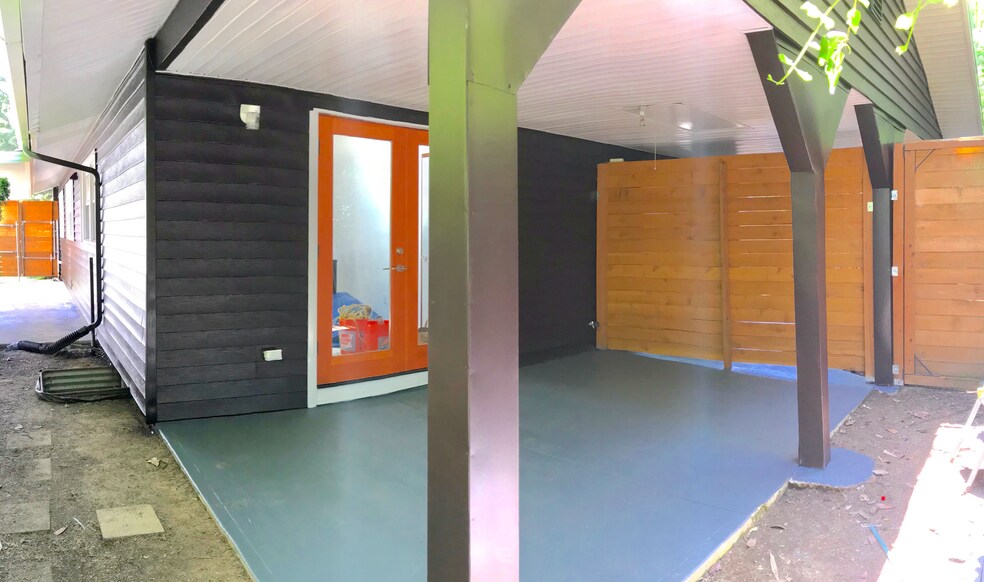 Building Photo - 4633 N Gantenbein Ave