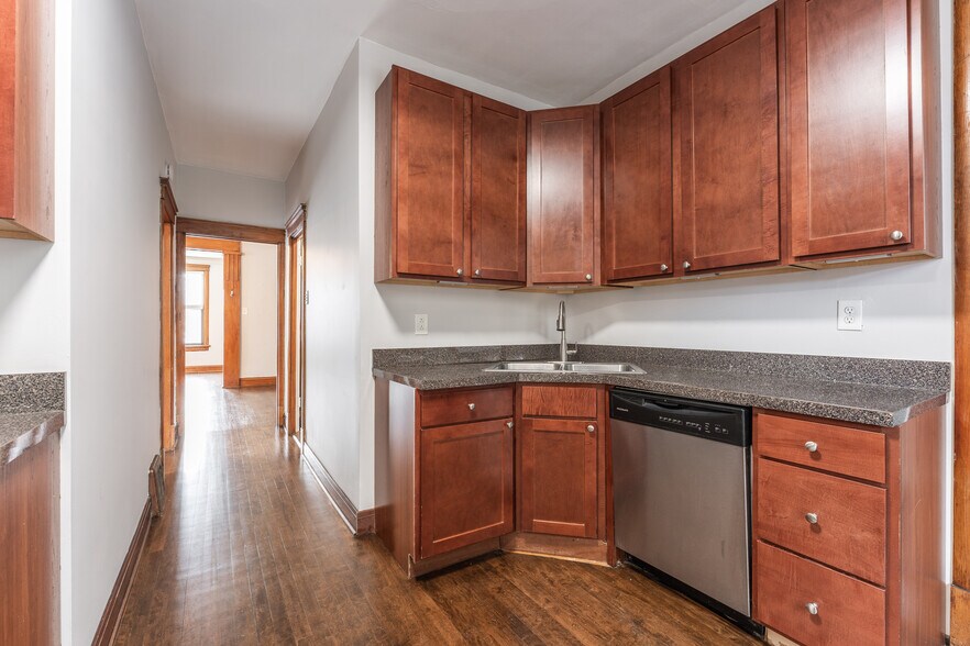 Building Photo - 3620 W Grace St