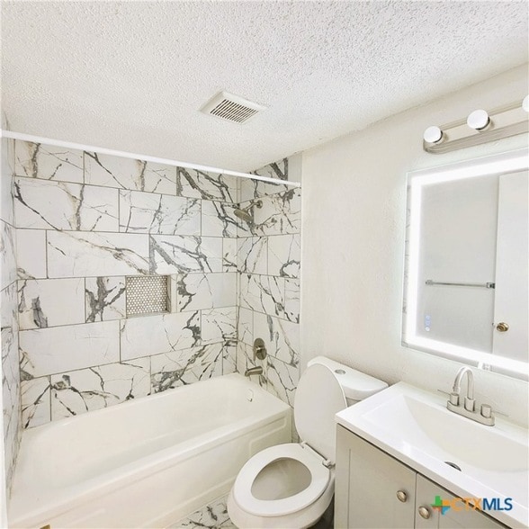 Building Photo - 1901 N 10th St