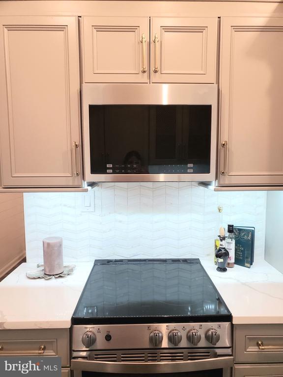 Building Photo - 1211 S Eads St