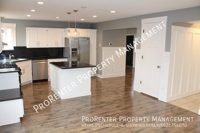 Building Photo - 8130 Deer Run Way
