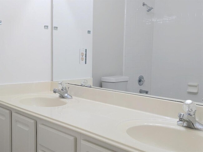 Building Photo - 4611 Rainbow Valley Ct