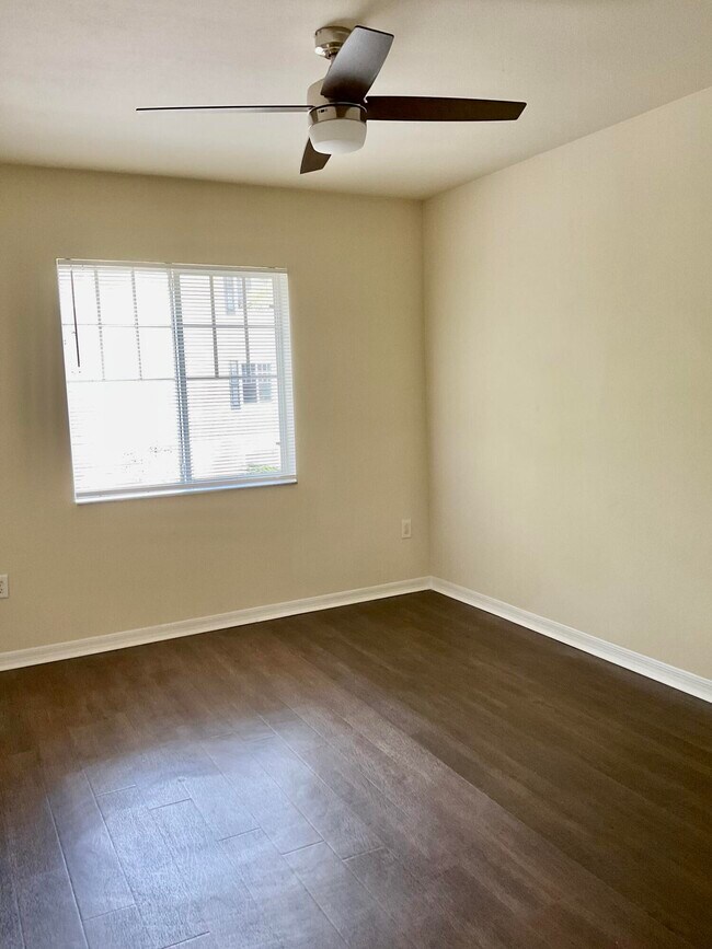 Building Photo - 6559 Emerald Dunes Dr