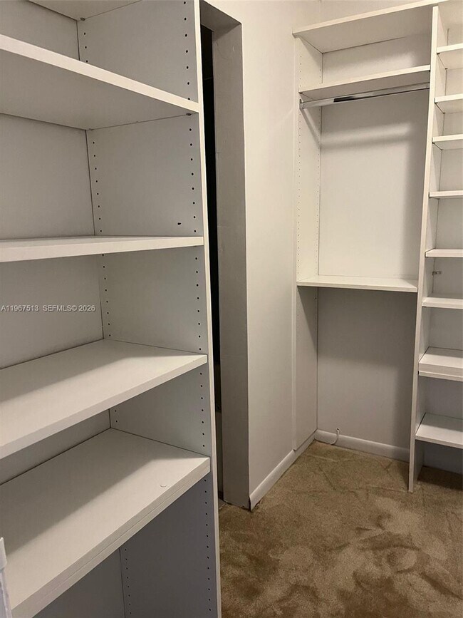 Building Photo - 2420 Diana Dr