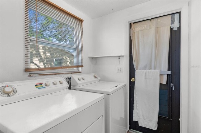 Building Photo - 5330 Poinsettia Dr