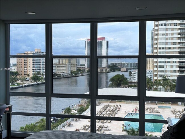 Building Photo - 2017 S Ocean Dr