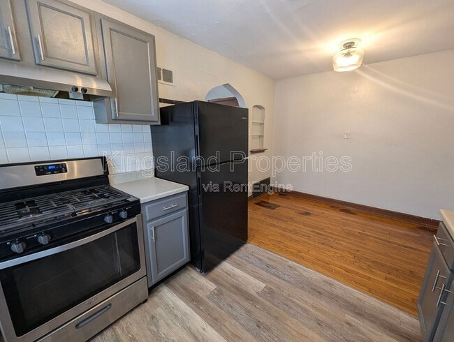 Building Photo - 3910 Chippewa St