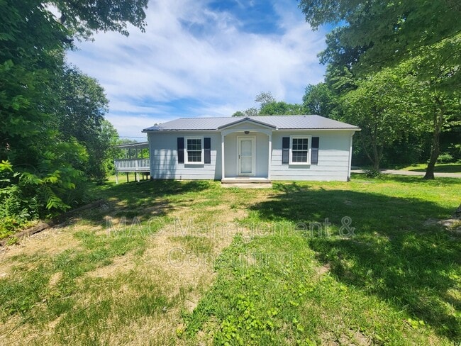 Building Photo - 1067 Crescent Dr