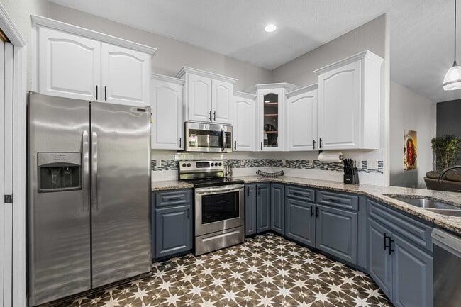 Building Photo - Lake Jovita Home for Rent
