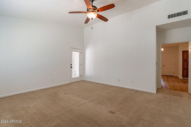 Building Photo - 1449 W Antiqua Dr