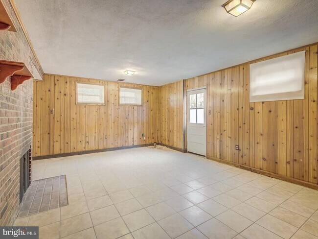 Building Photo - 31 Fort Williams Pkwy