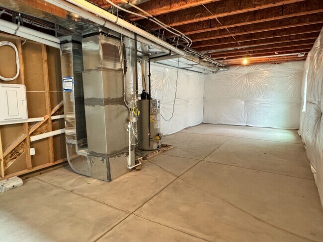 Building Photo - 10848 Hayloft St