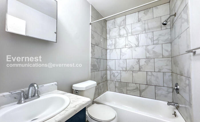 Building Photo - 1100 Cotton Ave SW