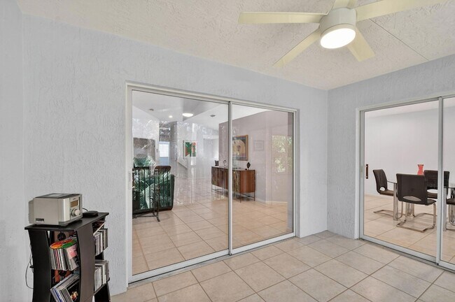 Building Photo - 7910 Laina Ln