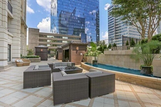 Building Photo - 2 Bedroom, 2 Bathroom Spacious Condo with Dining & Living Room within Heart of Buckhead