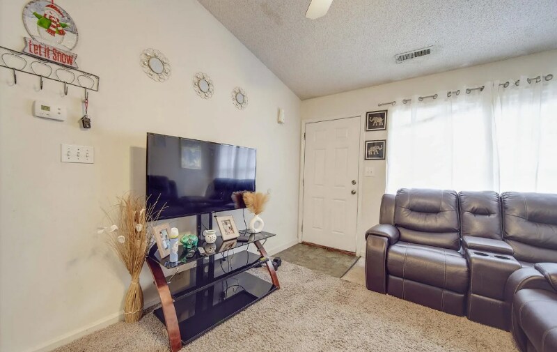 Building Photo - 1216 Bringle Ferry Rd