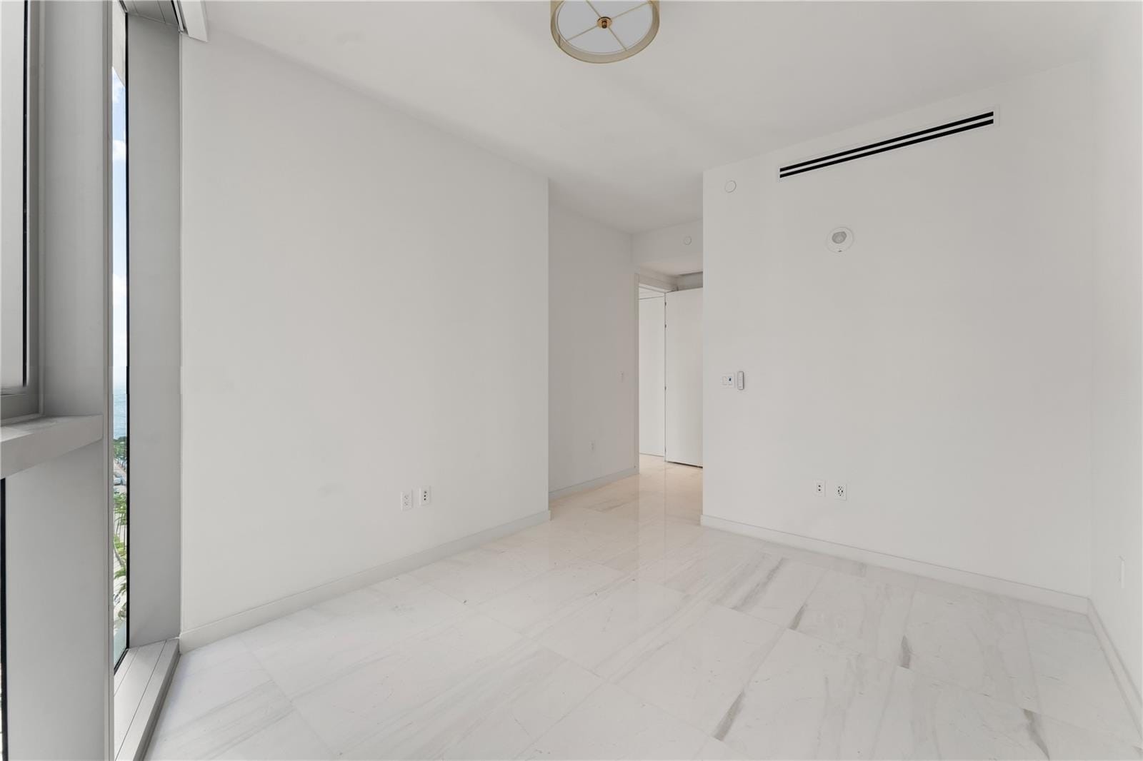 Building Photo - 300 Biscayne Boulevard Way