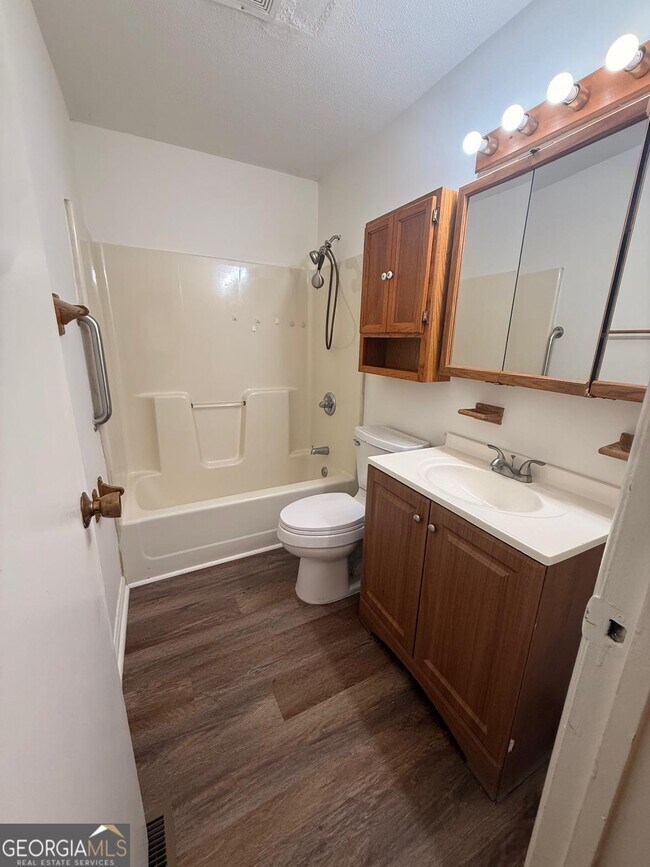 Building Photo - 6646 Wolf River Ct
