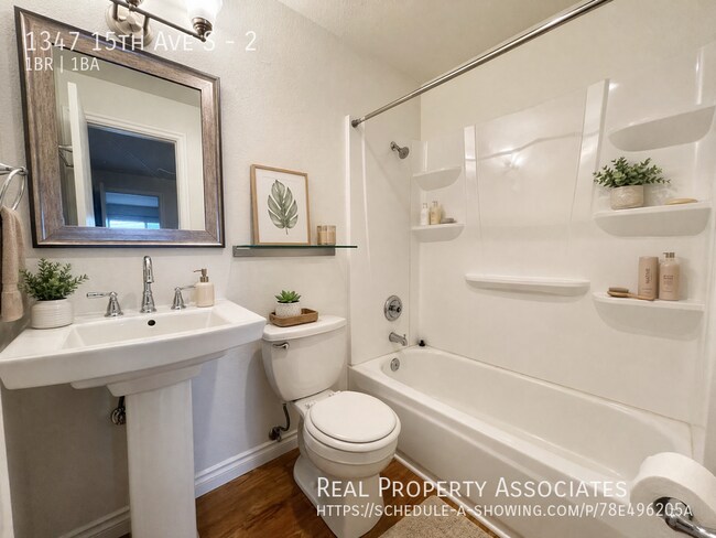 Building Photo - 1347 15th Ave S