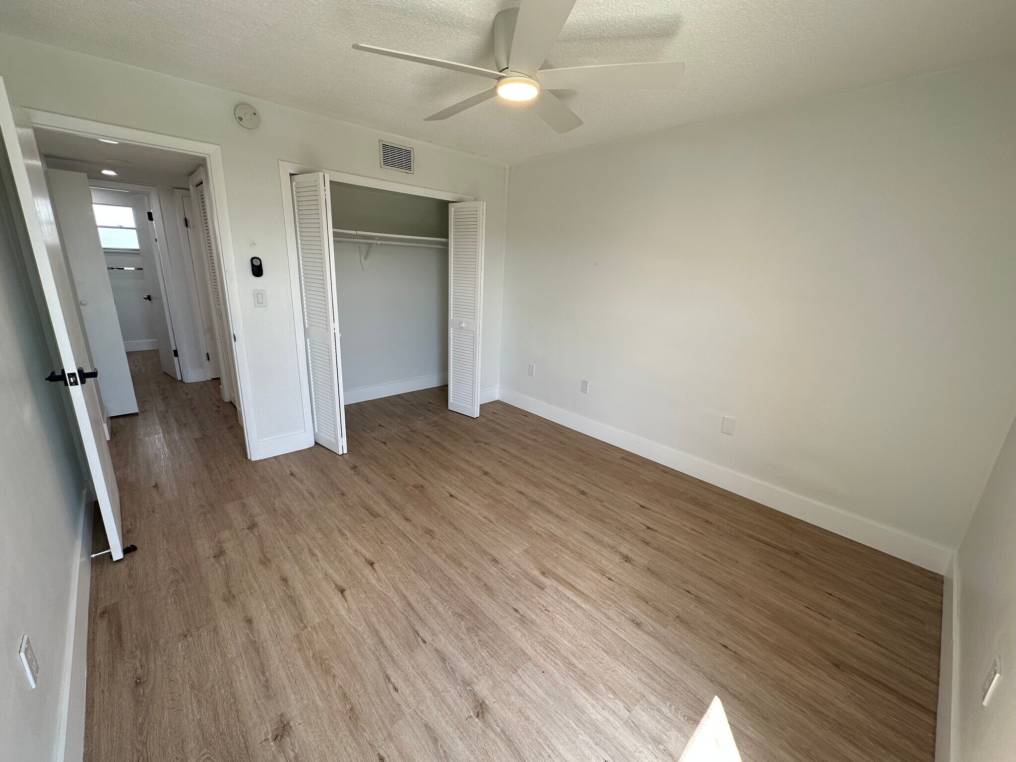 Building Photo - 1400 SW 27th Ave