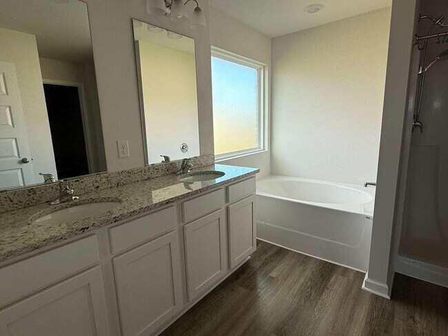 Building Photo - 5509 Silverbell Dr