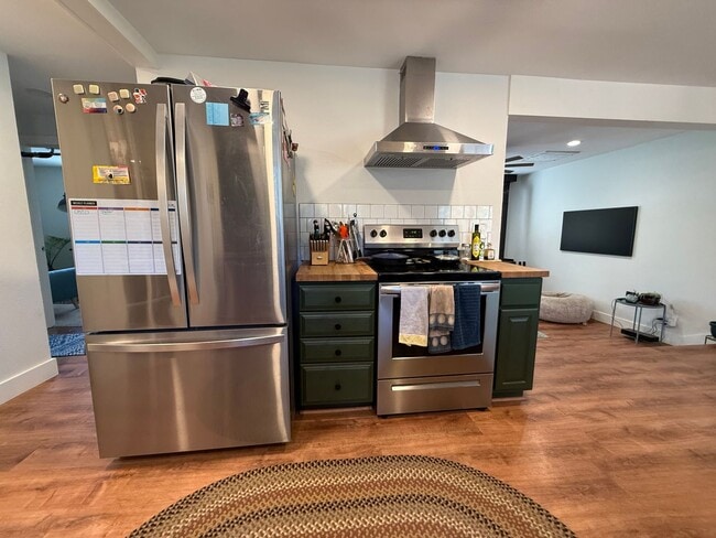 Building Photo - Spacious 4 Bed/3 Single Family Home in SW Bend - Large Backyard