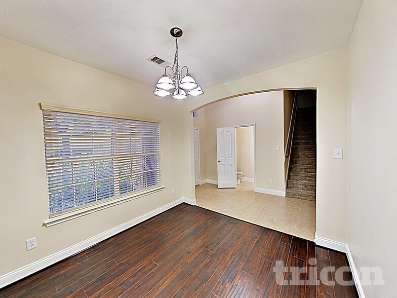 Building Photo - 12043 Belle Ct